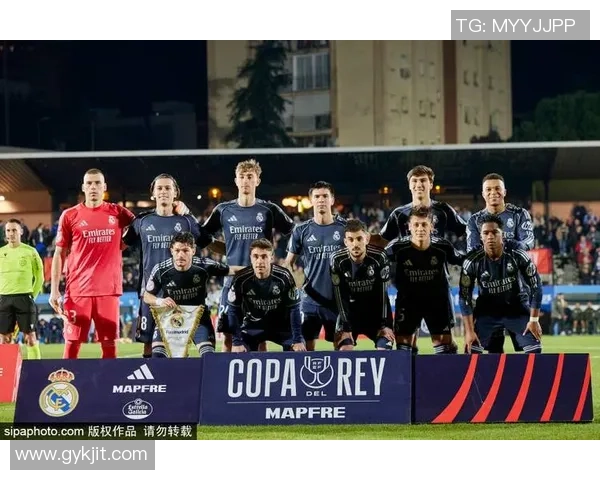 足球赛季即将结束谁将成为最终的冠军球队争夺战一触即发